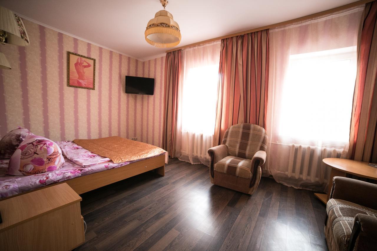 Staryi Dvorik Hotel Obushkovo Zewnętrze zdjęcie